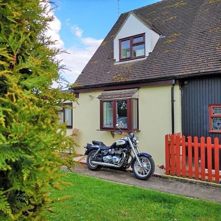 Chalet Cottages Streatley  Экстерьер фото